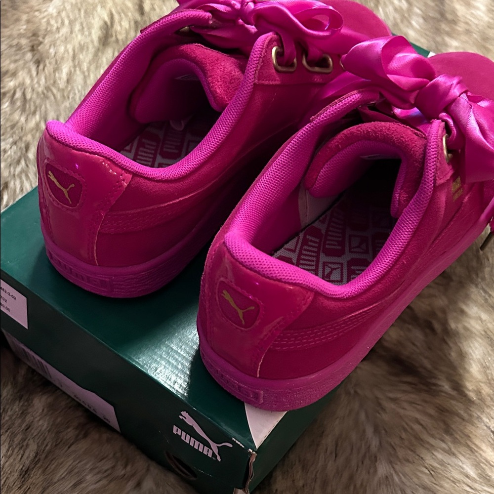 Women's Puma pink shoes - Picture 2 of 11